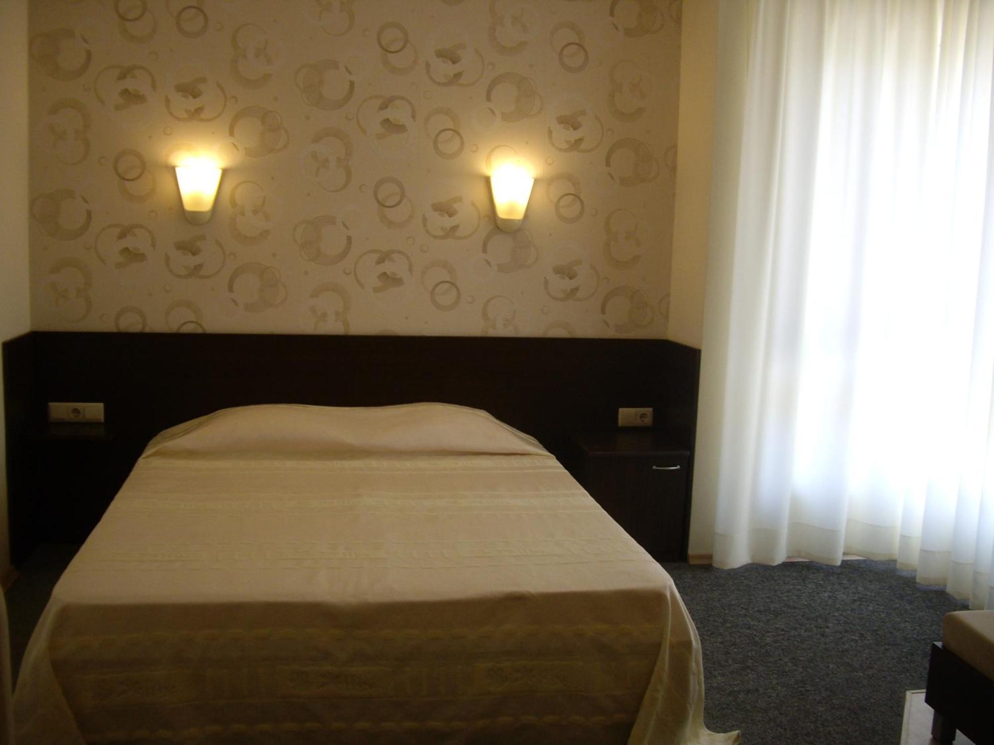 Family Hotel Avramov فيدين الغرفة الصورة