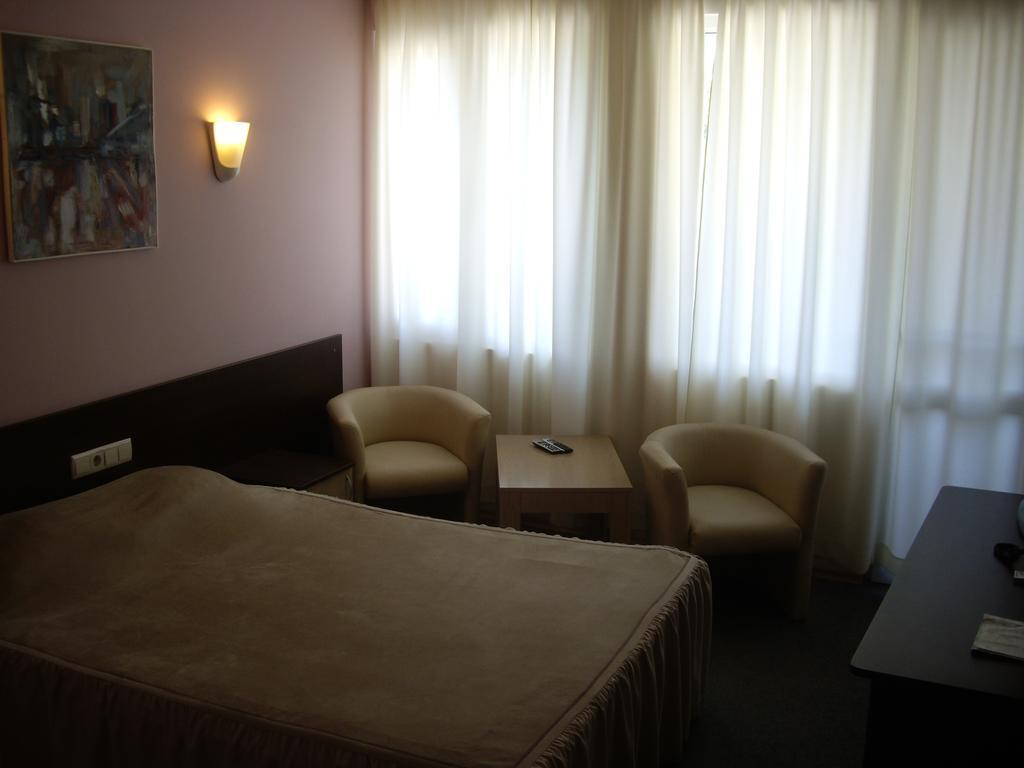 Family Hotel Avramov فيدين المظهر الخارجي الصورة